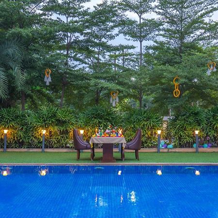 Jalashray Resort Nadiad Екстер'єр фото