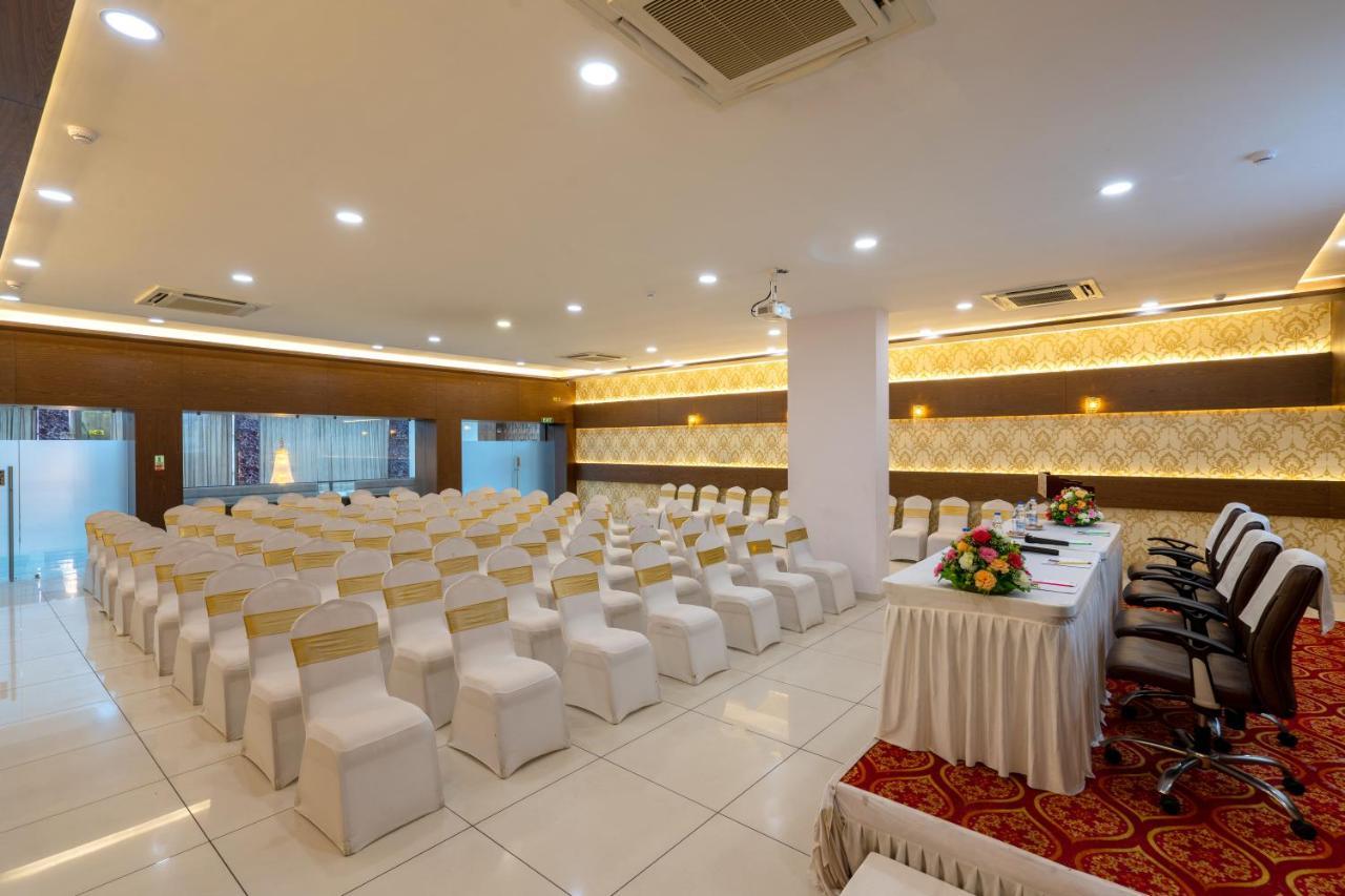 Jalashray Resort Nadiad Екстер'єр фото