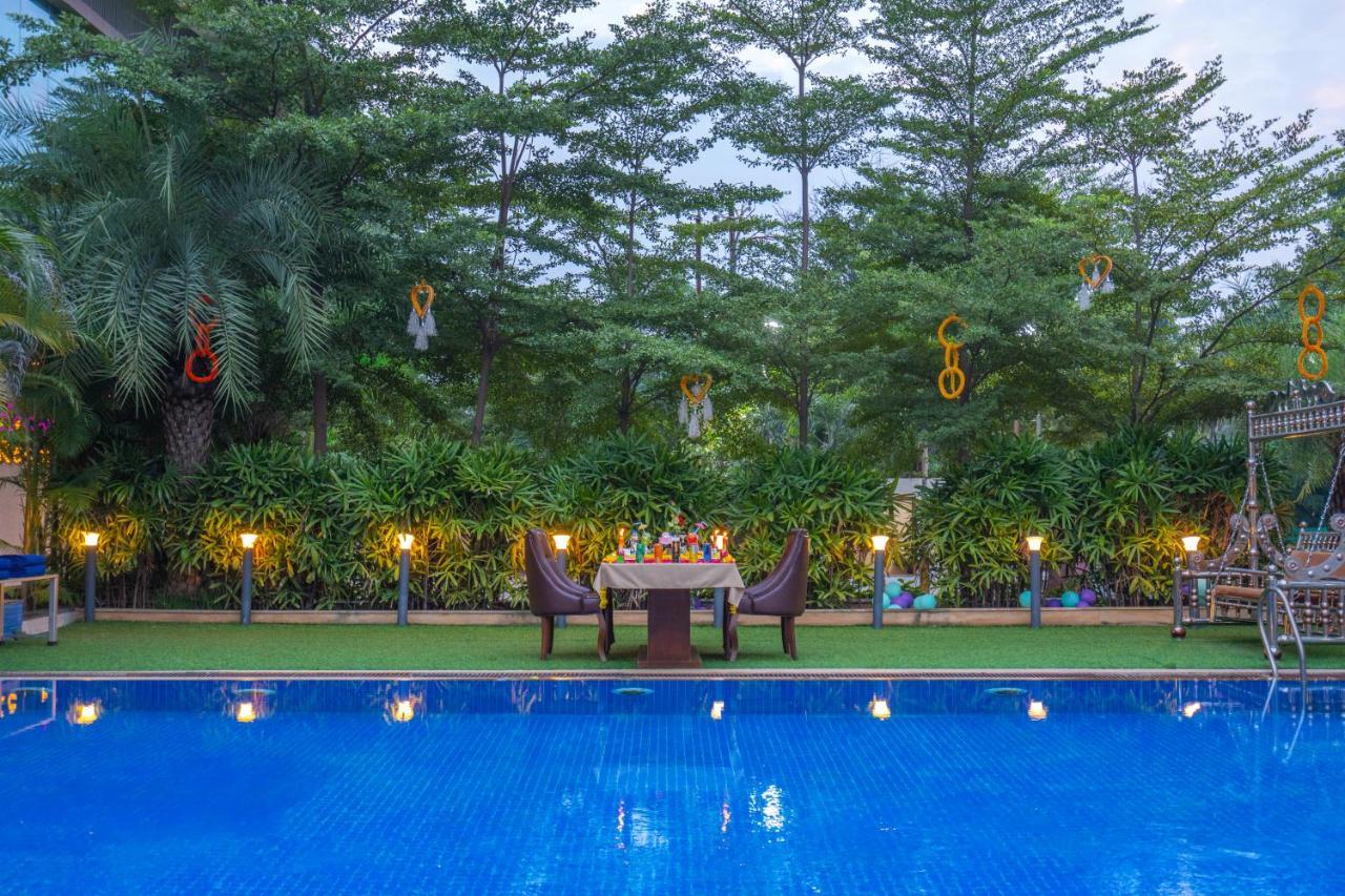 Jalashray Resort Nadiad Екстер'єр фото