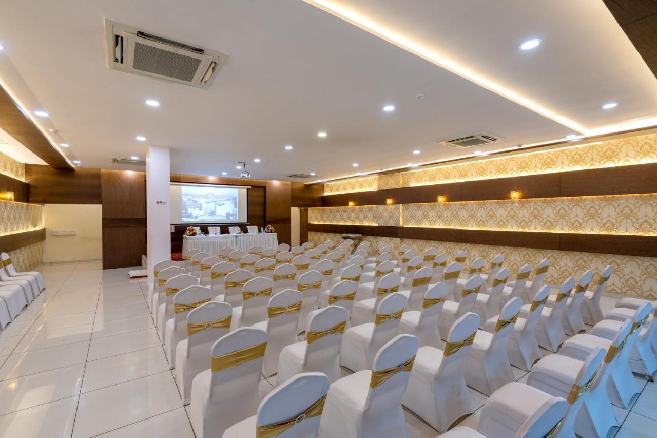 Jalashray Resort Nadiad Екстер'єр фото