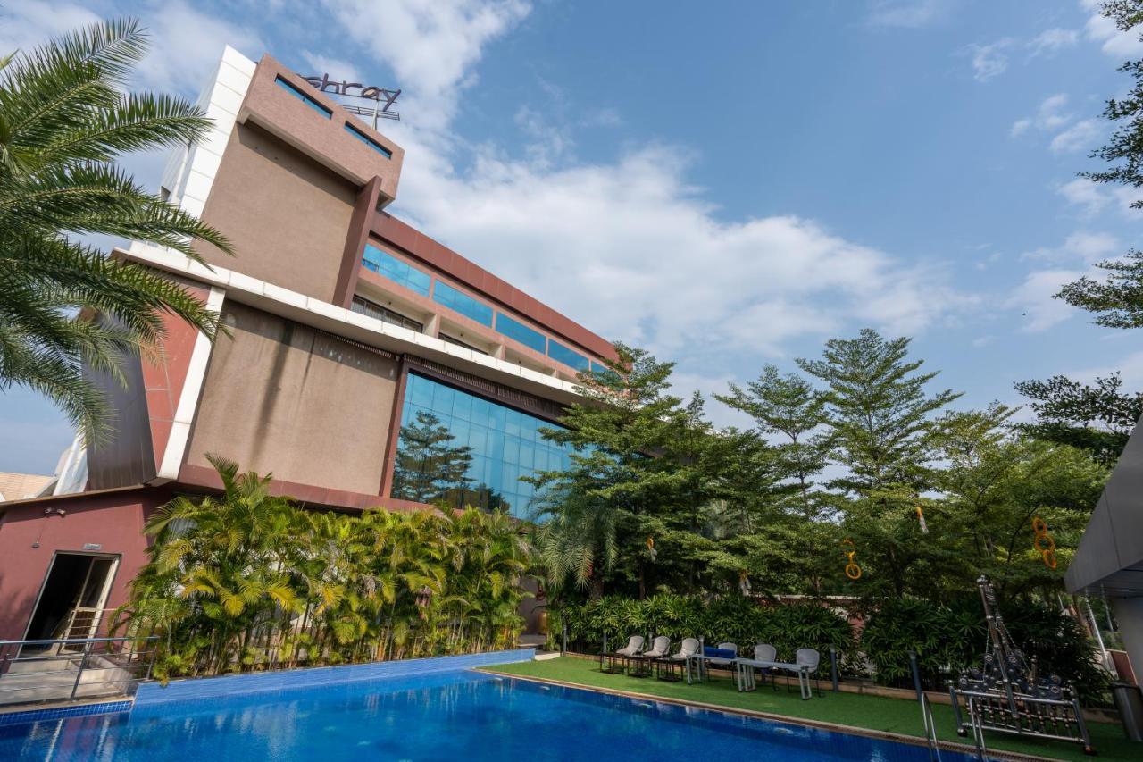 Jalashray Resort Nadiad Екстер'єр фото