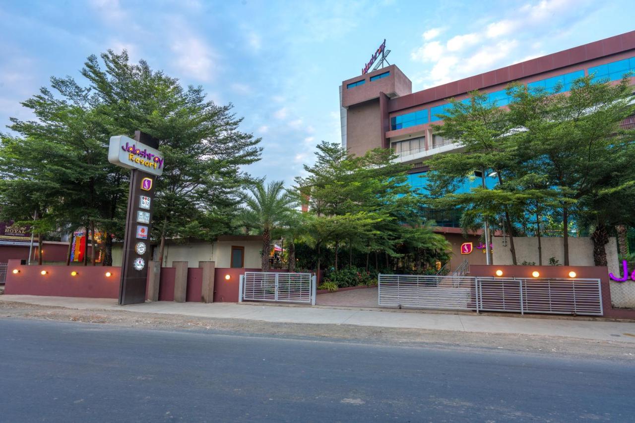 Jalashray Resort Nadiad Екстер'єр фото