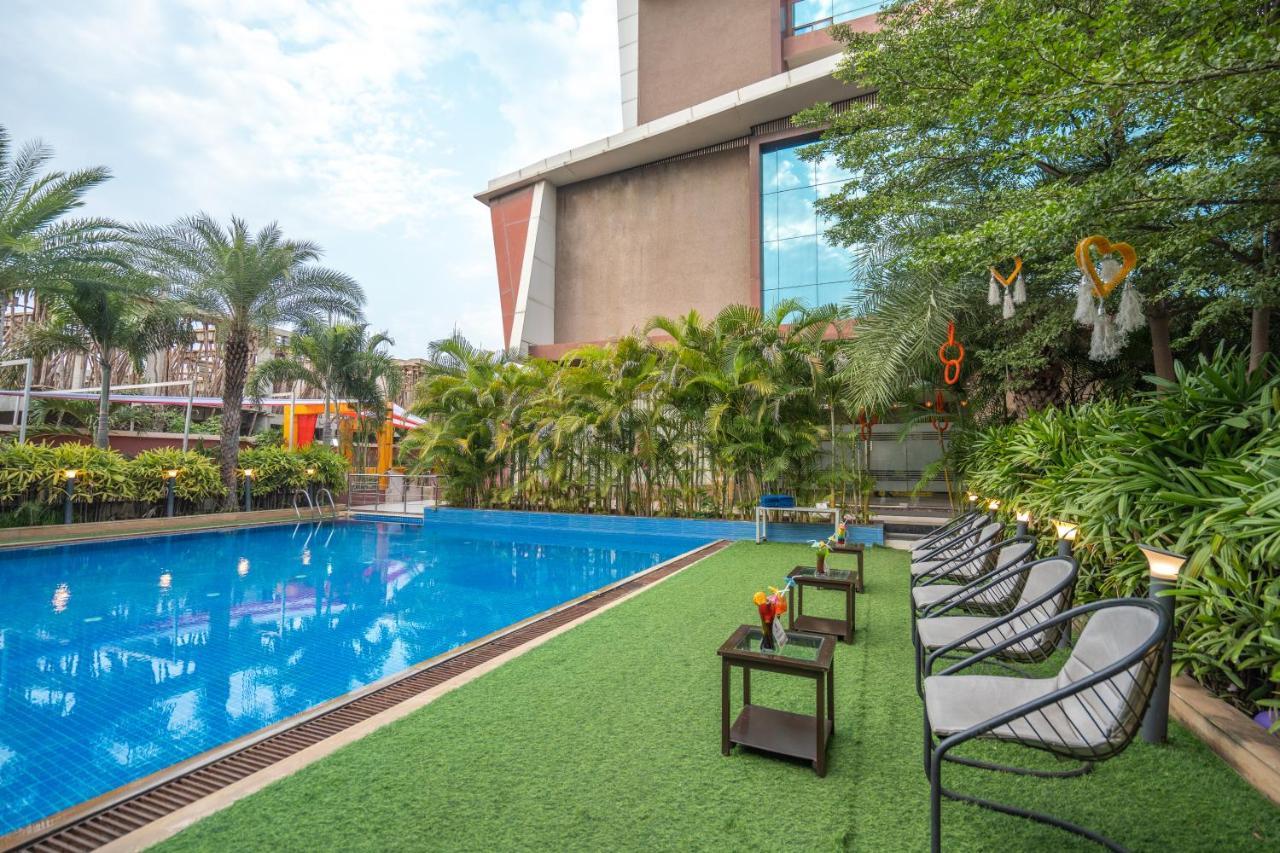 Jalashray Resort Nadiad Екстер'єр фото