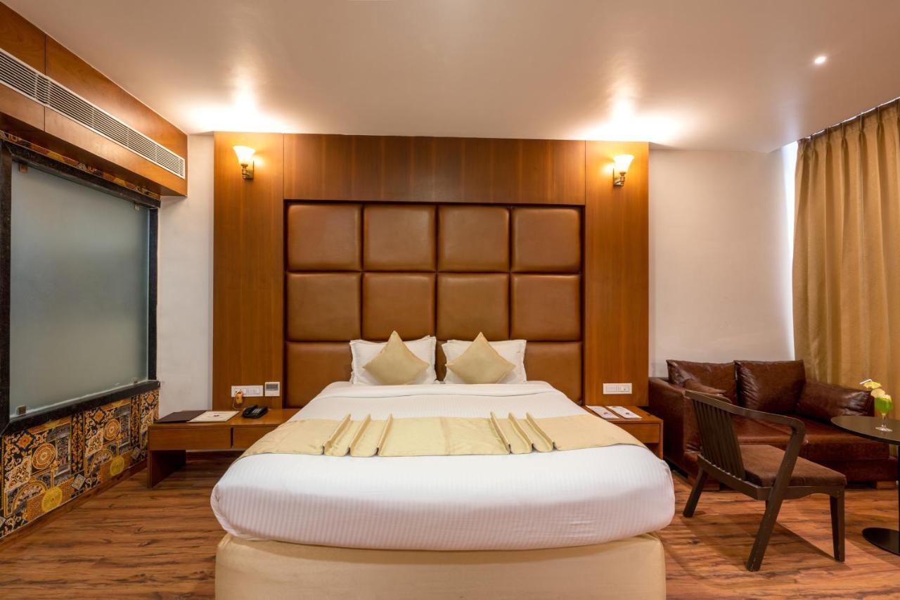 Jalashray Resort Nadiad Екстер'єр фото
