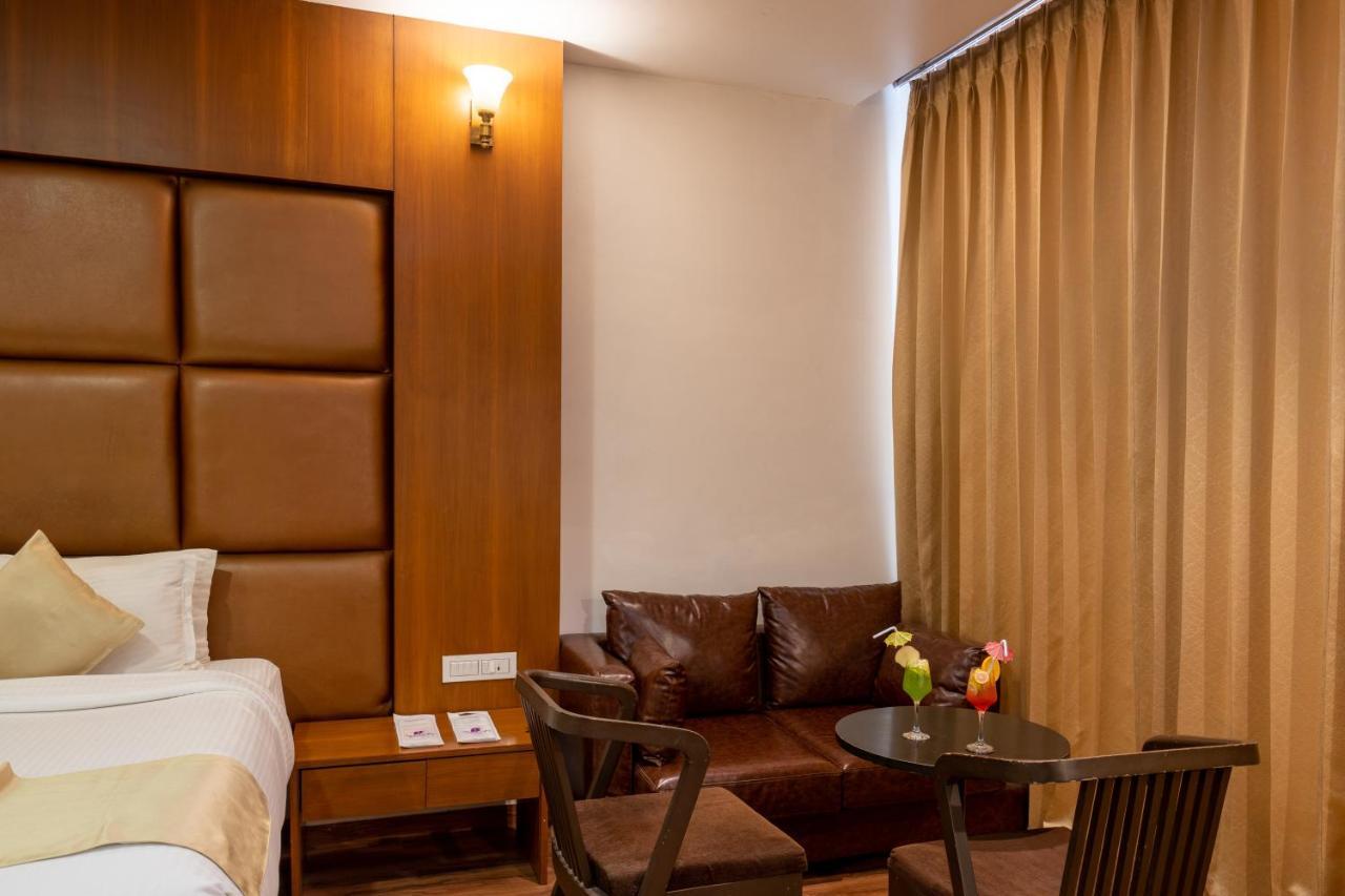 Jalashray Resort Nadiad Екстер'єр фото