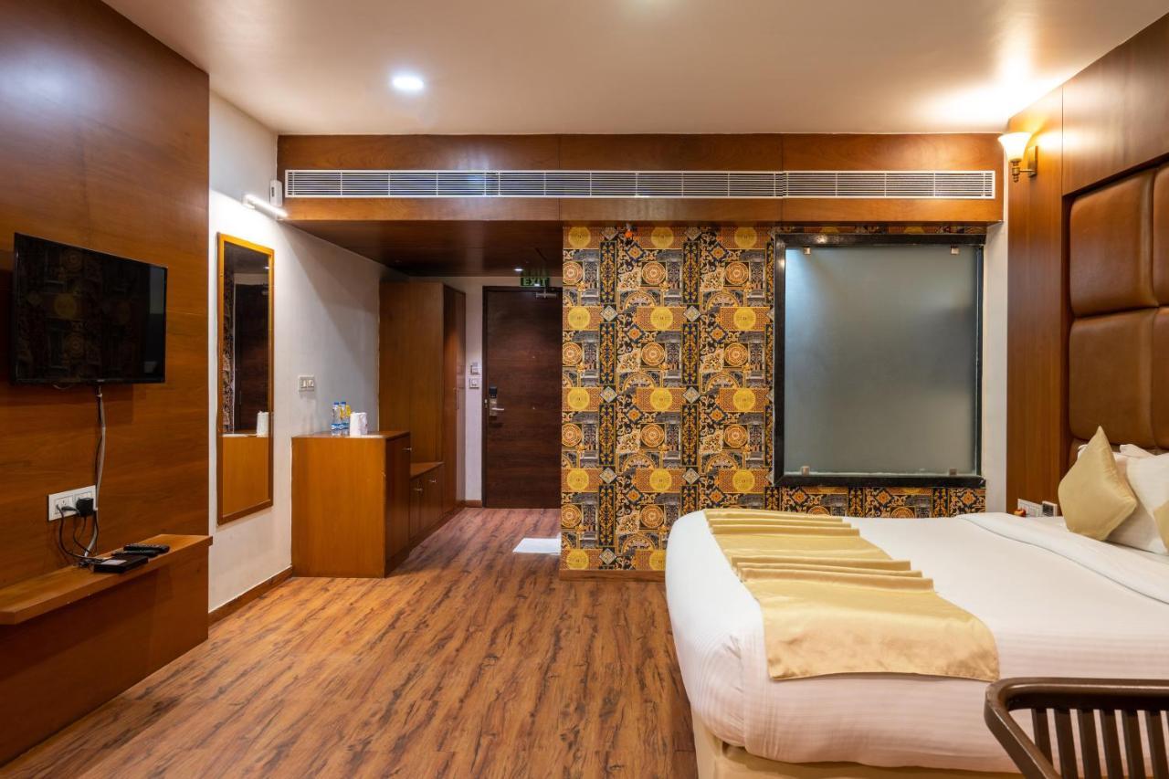 Jalashray Resort Nadiad Екстер'єр фото