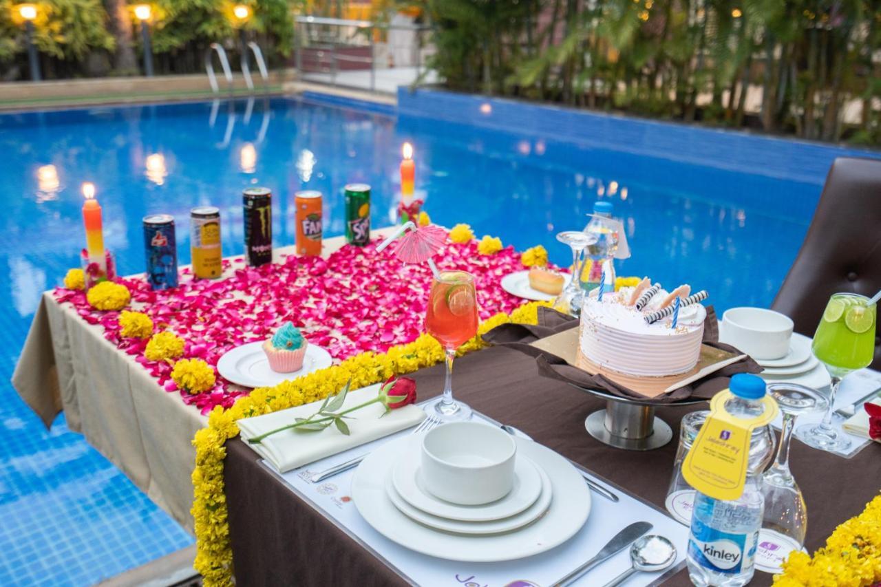 Jalashray Resort Nadiad Екстер'єр фото