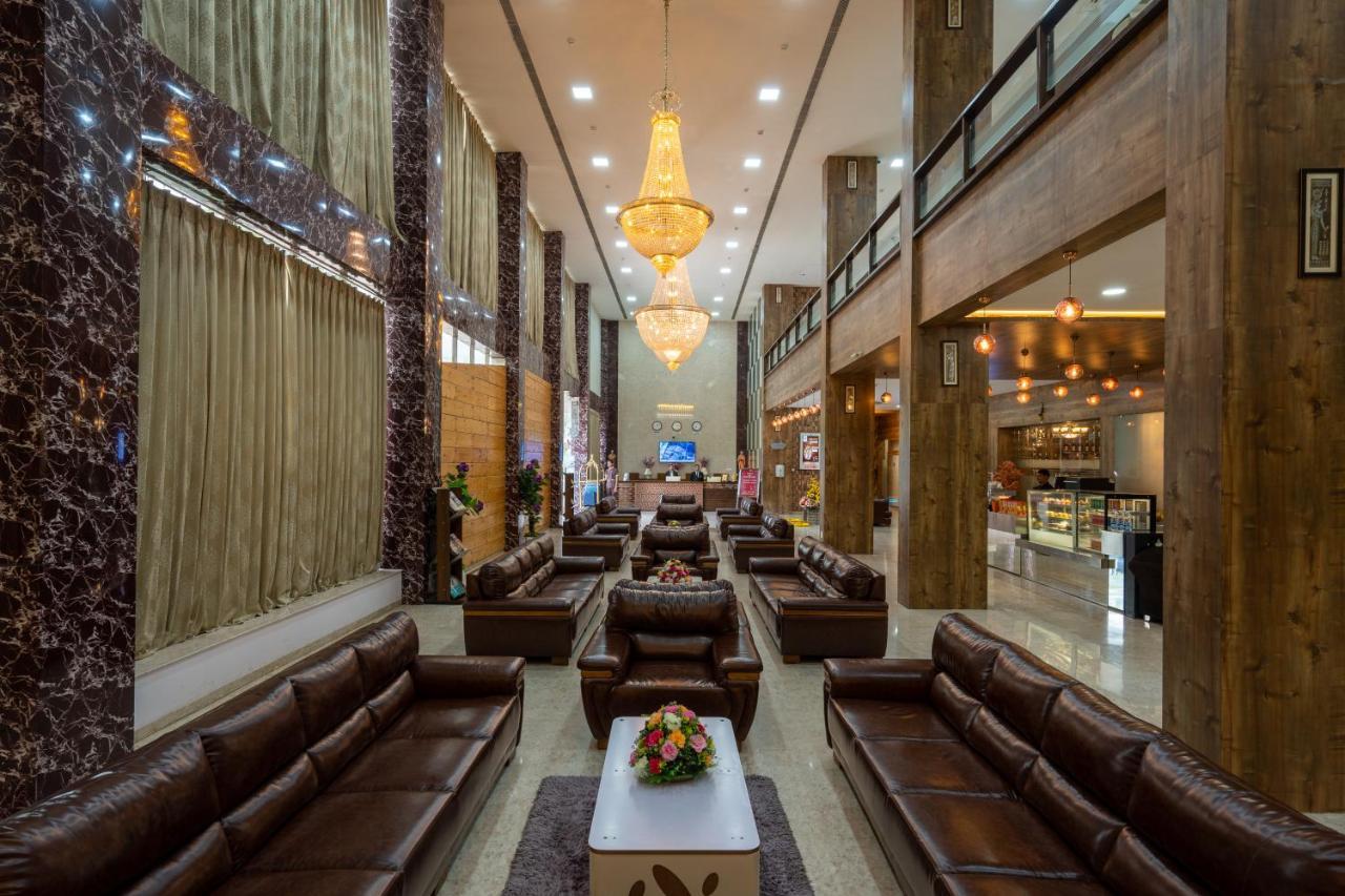 Jalashray Resort Nadiad Екстер'єр фото