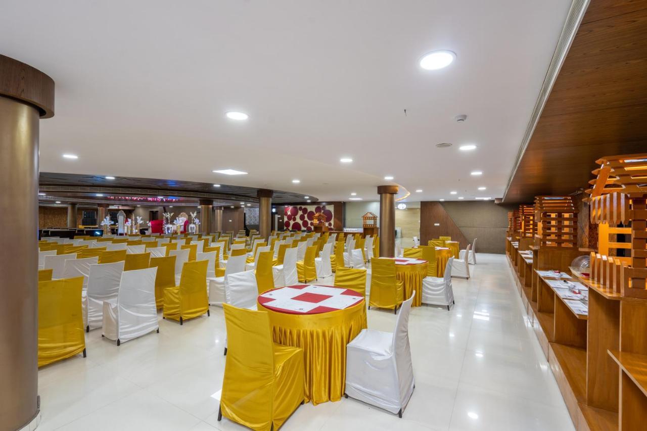 Jalashray Resort Nadiad Екстер'єр фото