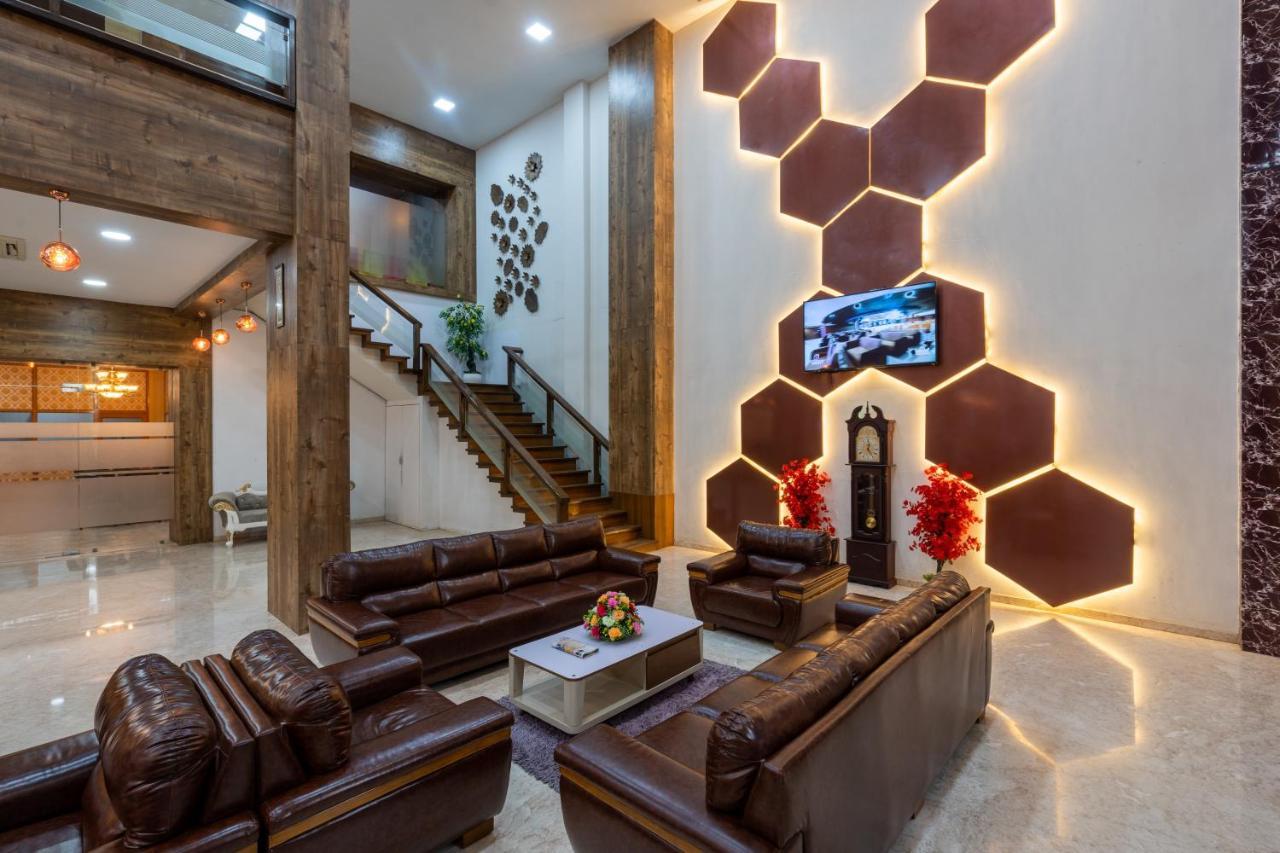 Jalashray Resort Nadiad Екстер'єр фото