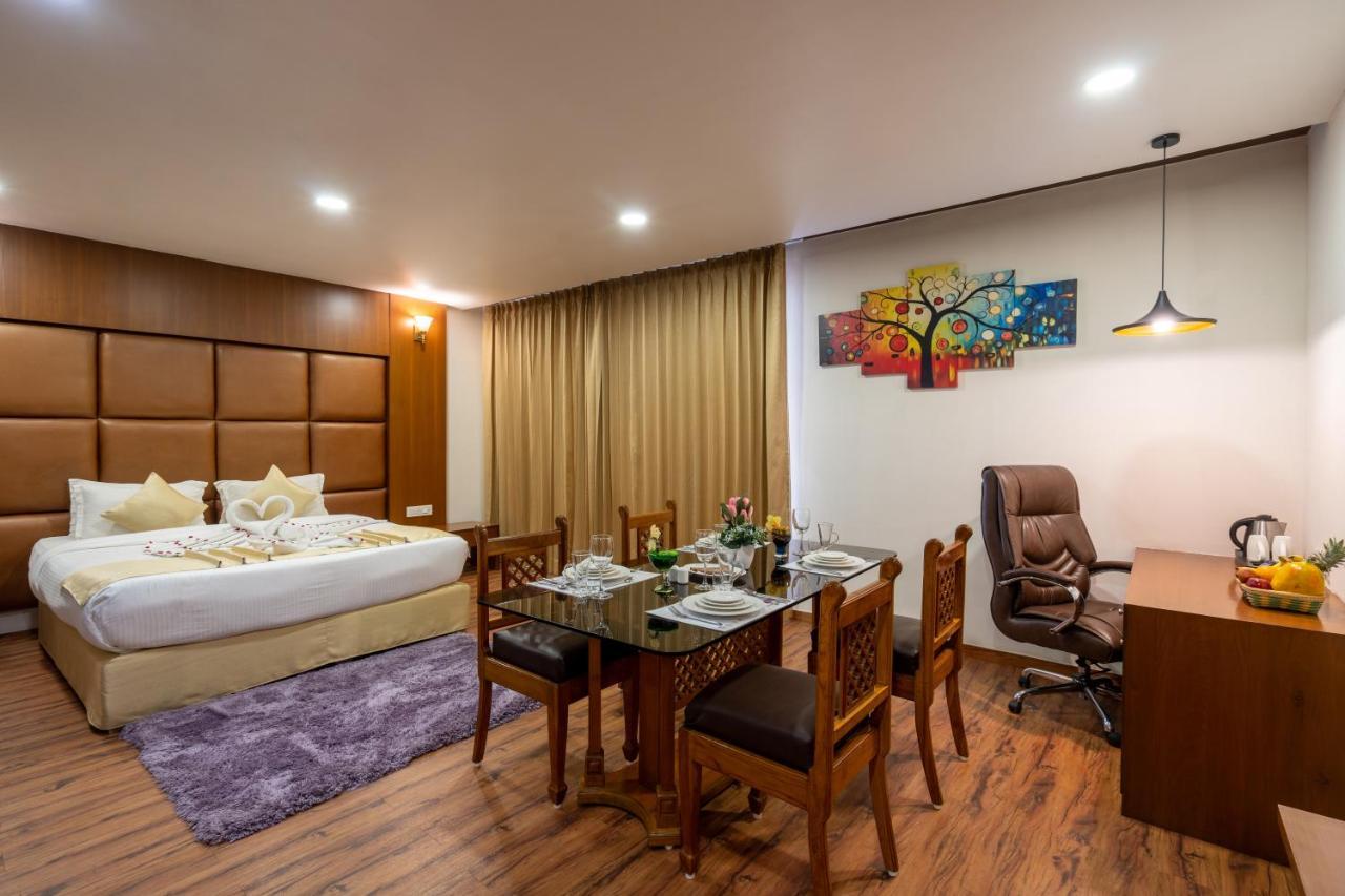 Jalashray Resort Nadiad Екстер'єр фото