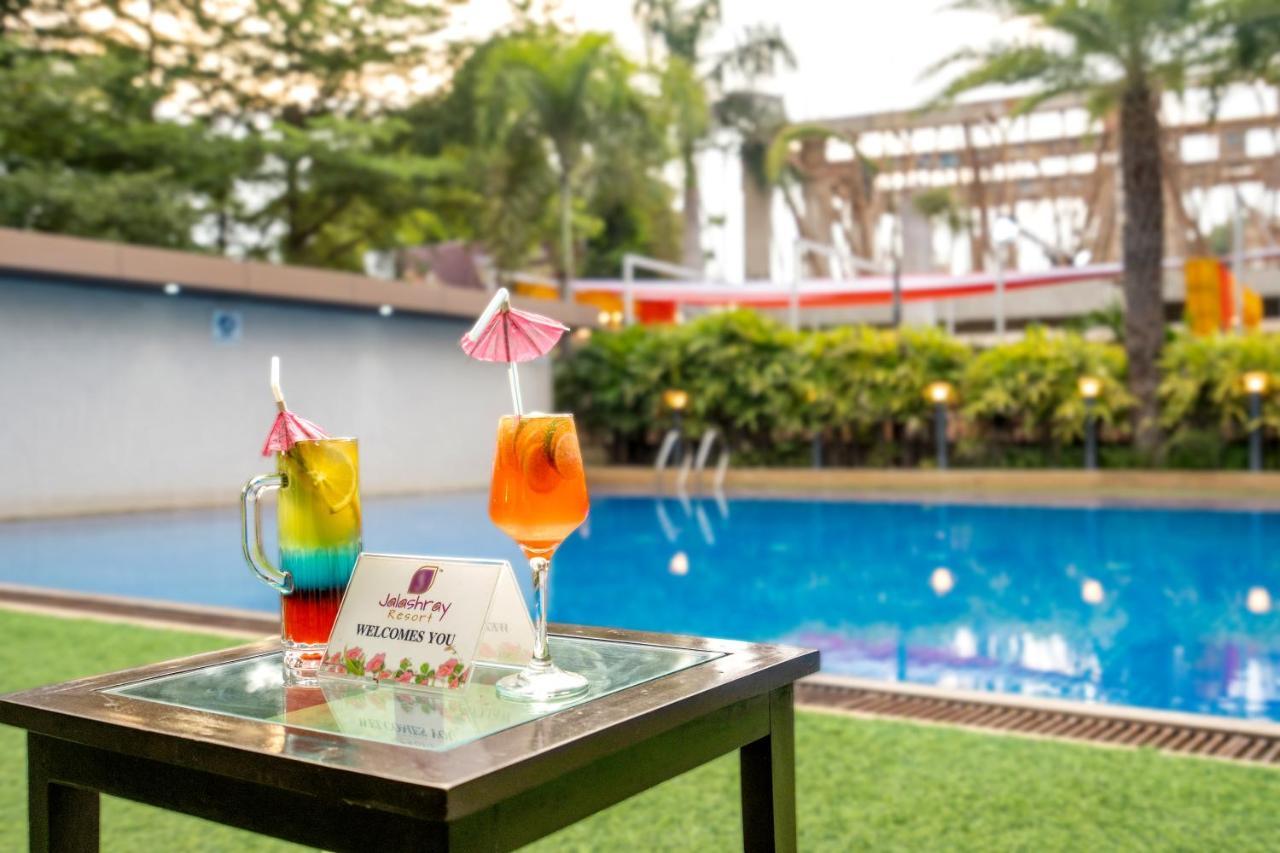 Jalashray Resort Nadiad Екстер'єр фото