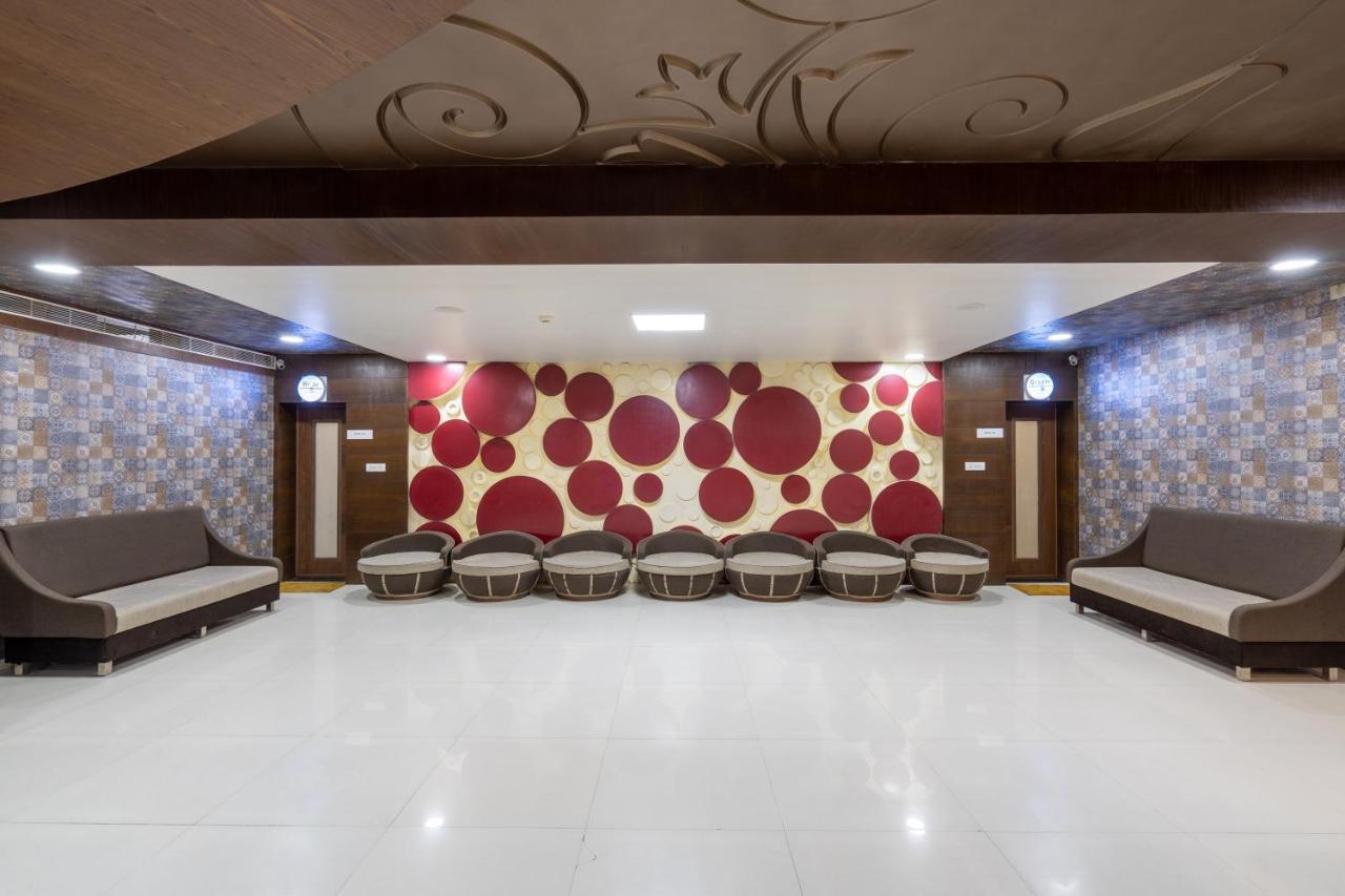 Jalashray Resort Nadiad Екстер'єр фото