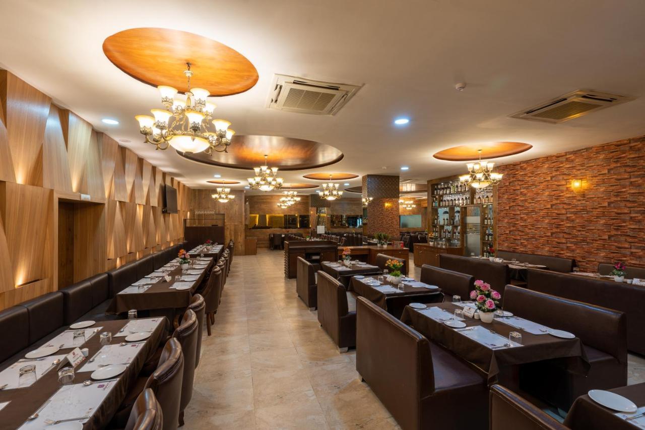 Jalashray Resort Nadiad Екстер'єр фото