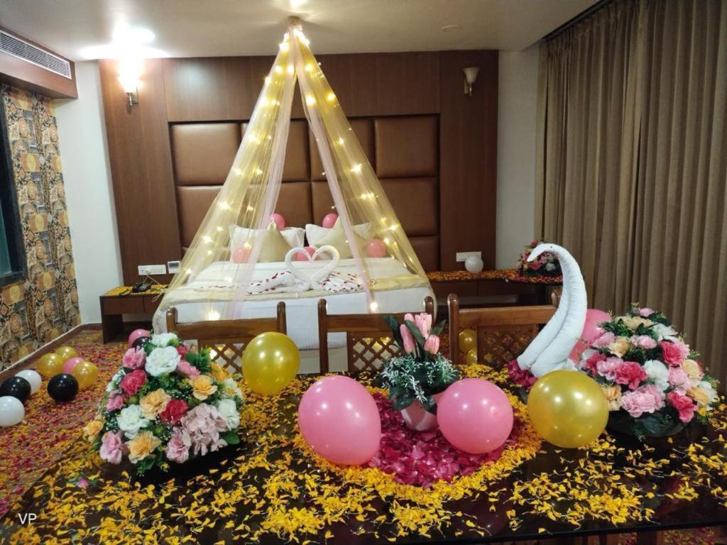 Jalashray Resort Nadiad Екстер'єр фото