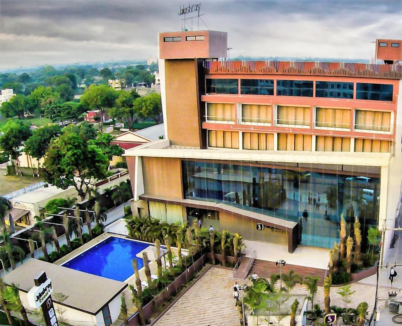 Jalashray Resort Nadiad Екстер'єр фото