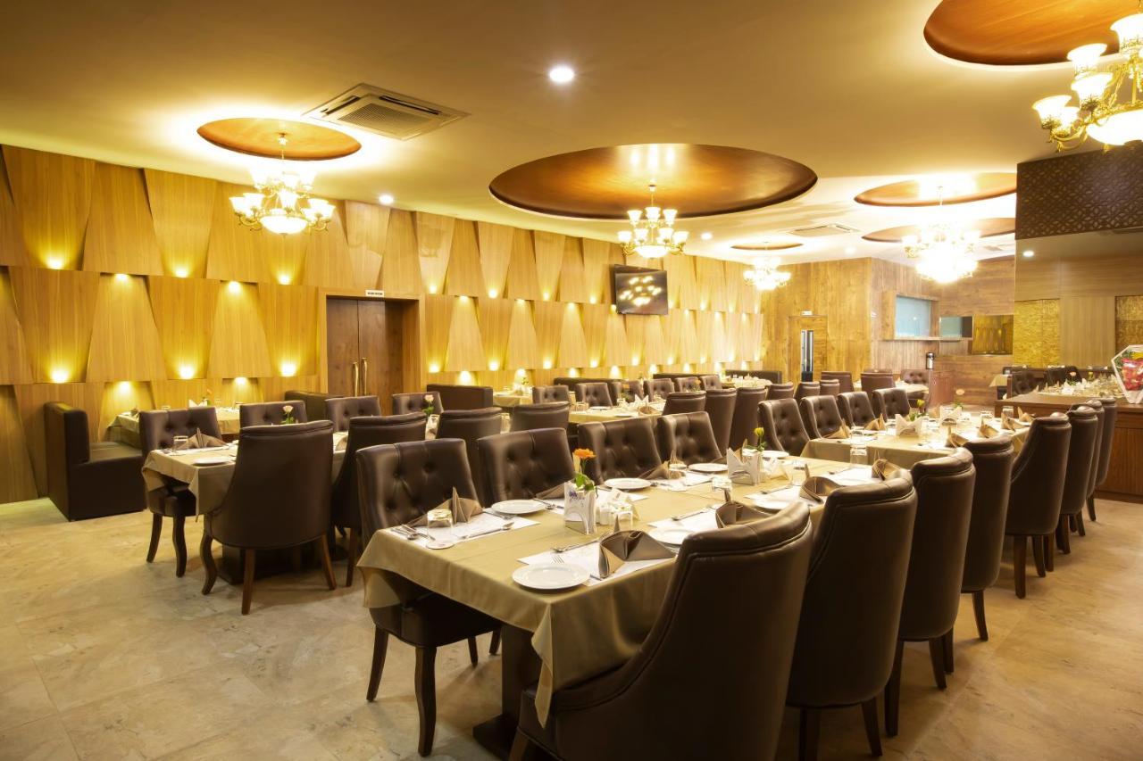 Jalashray Resort Nadiad Екстер'єр фото