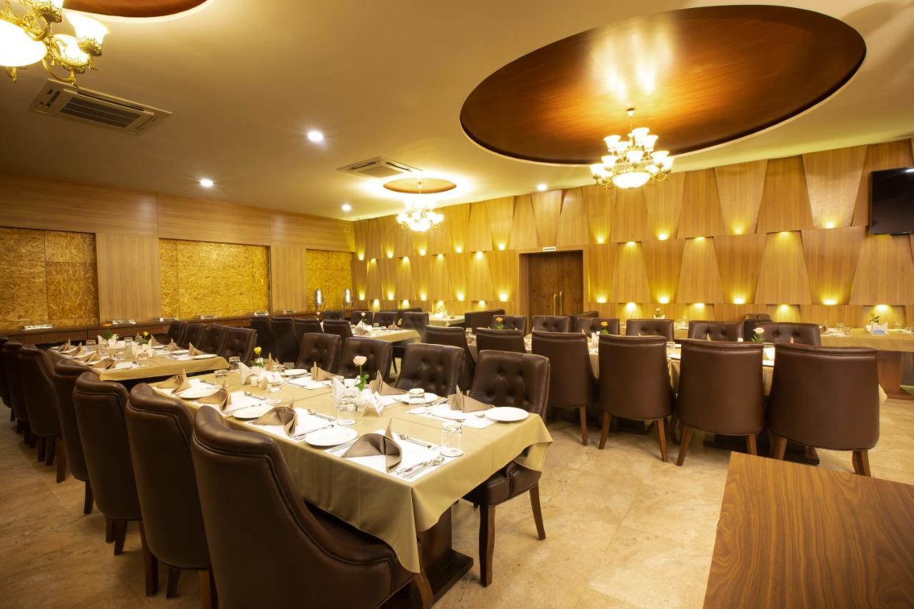 Jalashray Resort Nadiad Екстер'єр фото